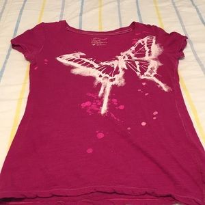 American Eagle V-neck shirt